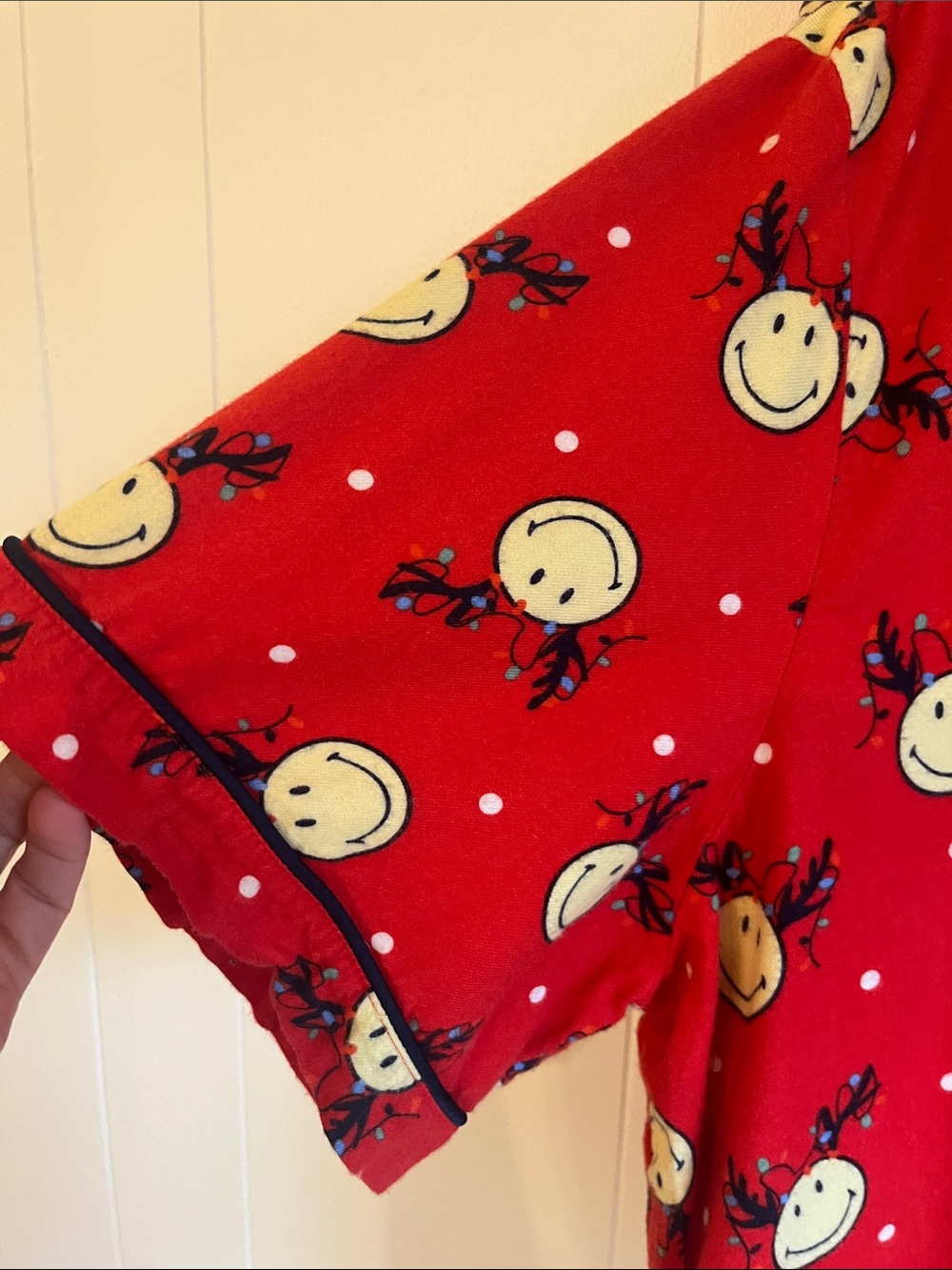 Aerie Red Smile Face Reindeer Button-Front Pajama Top and Shorts Set Sz XL - Picture 8 of 14